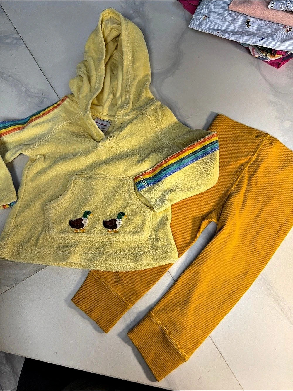 Hanna Andersson Baby Hoodie & Pants Set in Yellow Size 18-24 mos